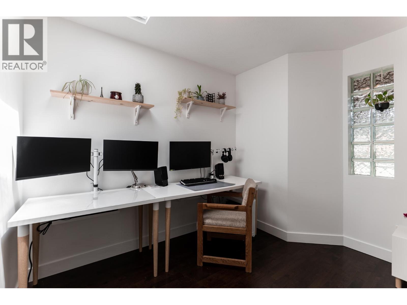 323 332 LONSDALE AVENUE, North Vancouver
