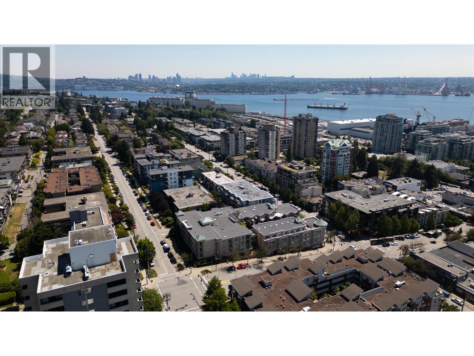 323 332 LONSDALE AVENUE, North Vancouver