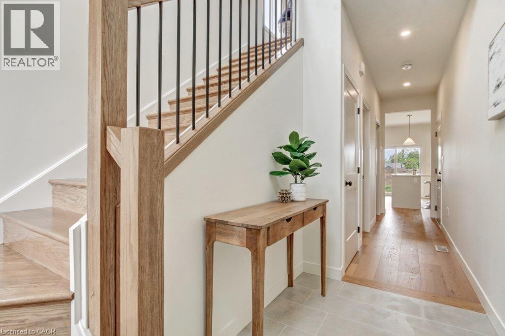 3-bedroom home for sale at 214 WILLIAM Street, Delhi ON · photo 11 of 22