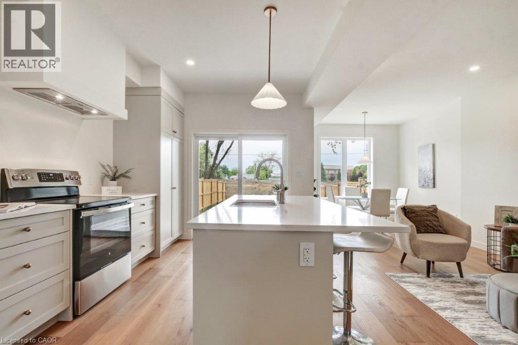 3-bedroom home for sale at 214 WILLIAM Street, Delhi ON · photo 2 of 22