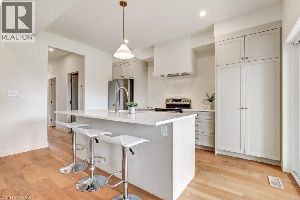3-bedroom home for sale at 214 WILLIAM Street, Delhi ON · photo 5 of 22