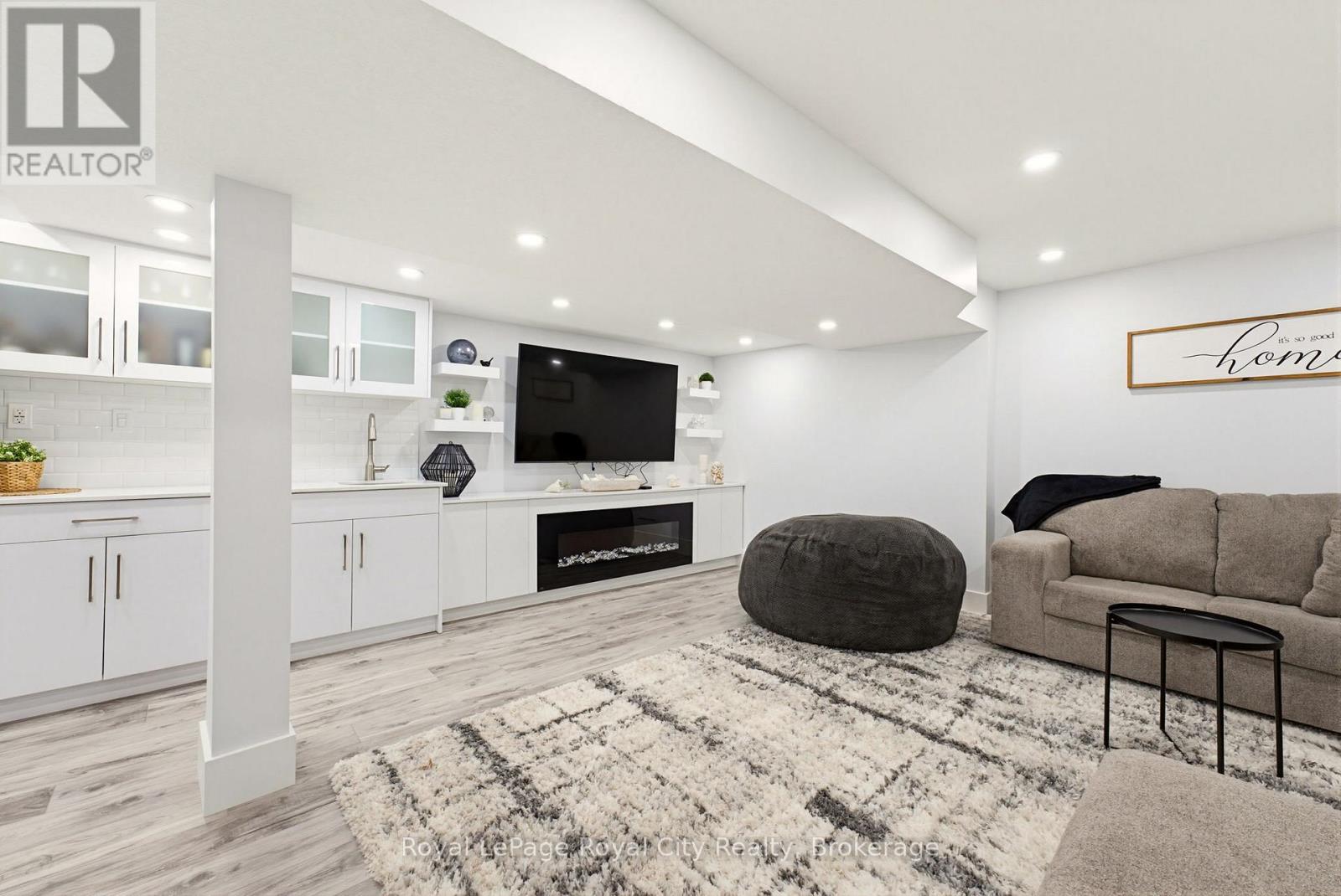 31 WETLAND WAY - 28