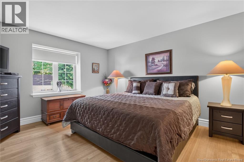 #208 98 Pleasant Street - 35
