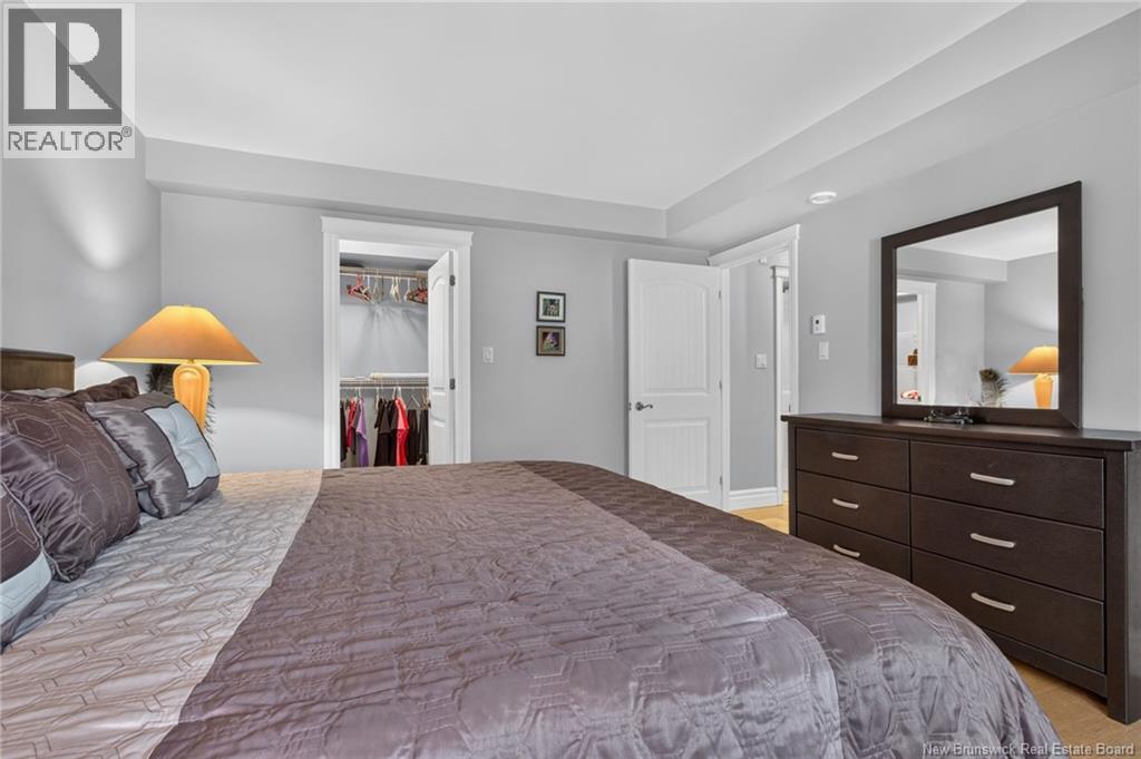 #208 98 Pleasant Street - 37