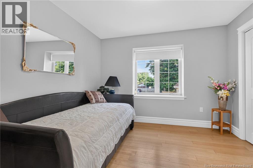 #208 98 Pleasant Street - 41