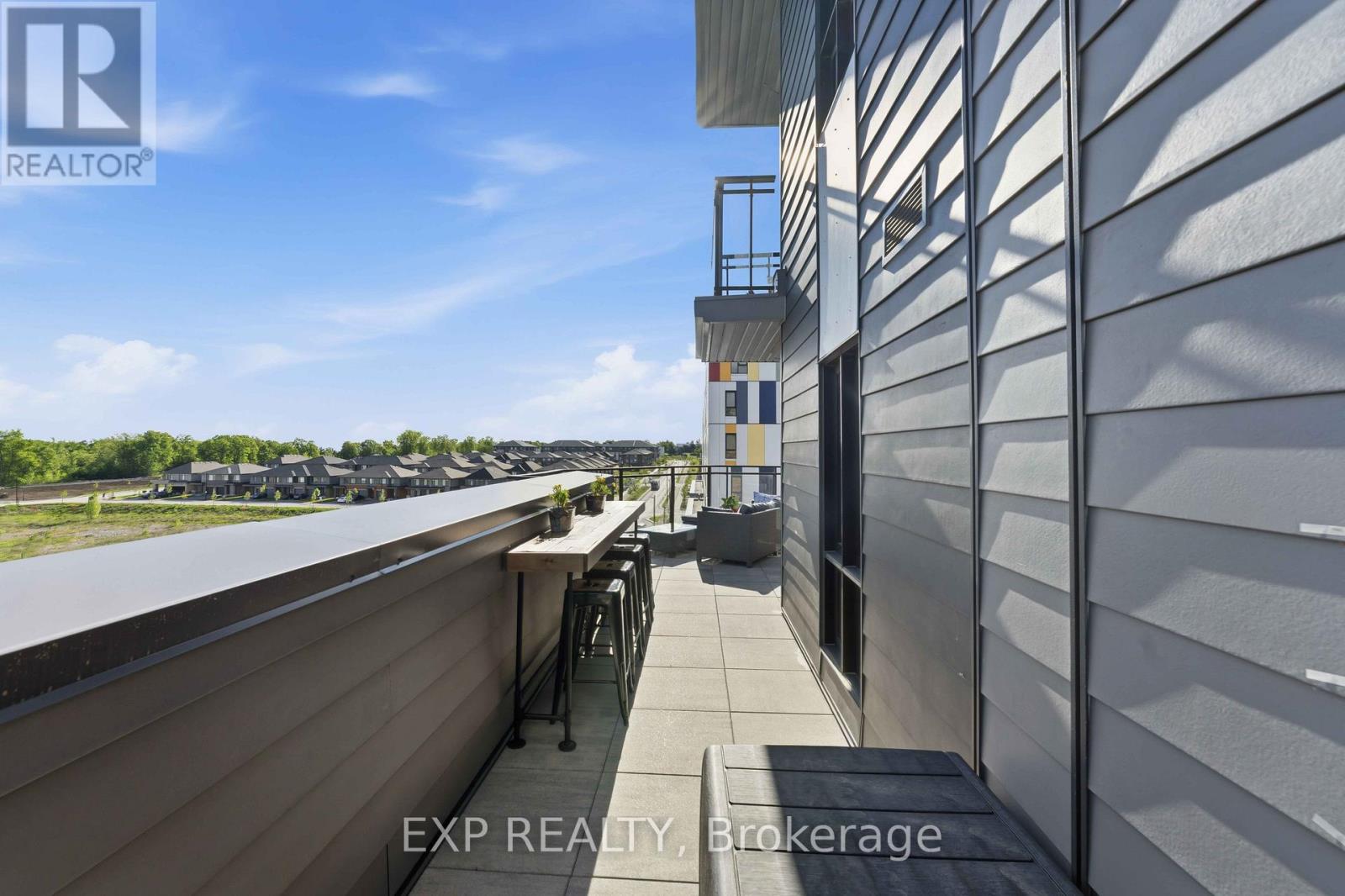 #505 1350 HEMLOCK ROAD - 42