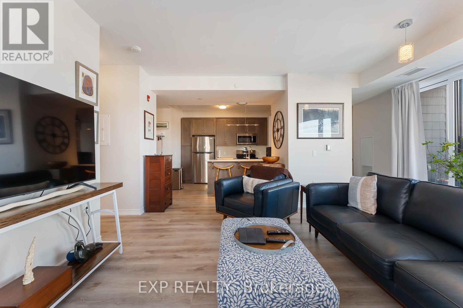 #505 1350 HEMLOCK ROAD - 8