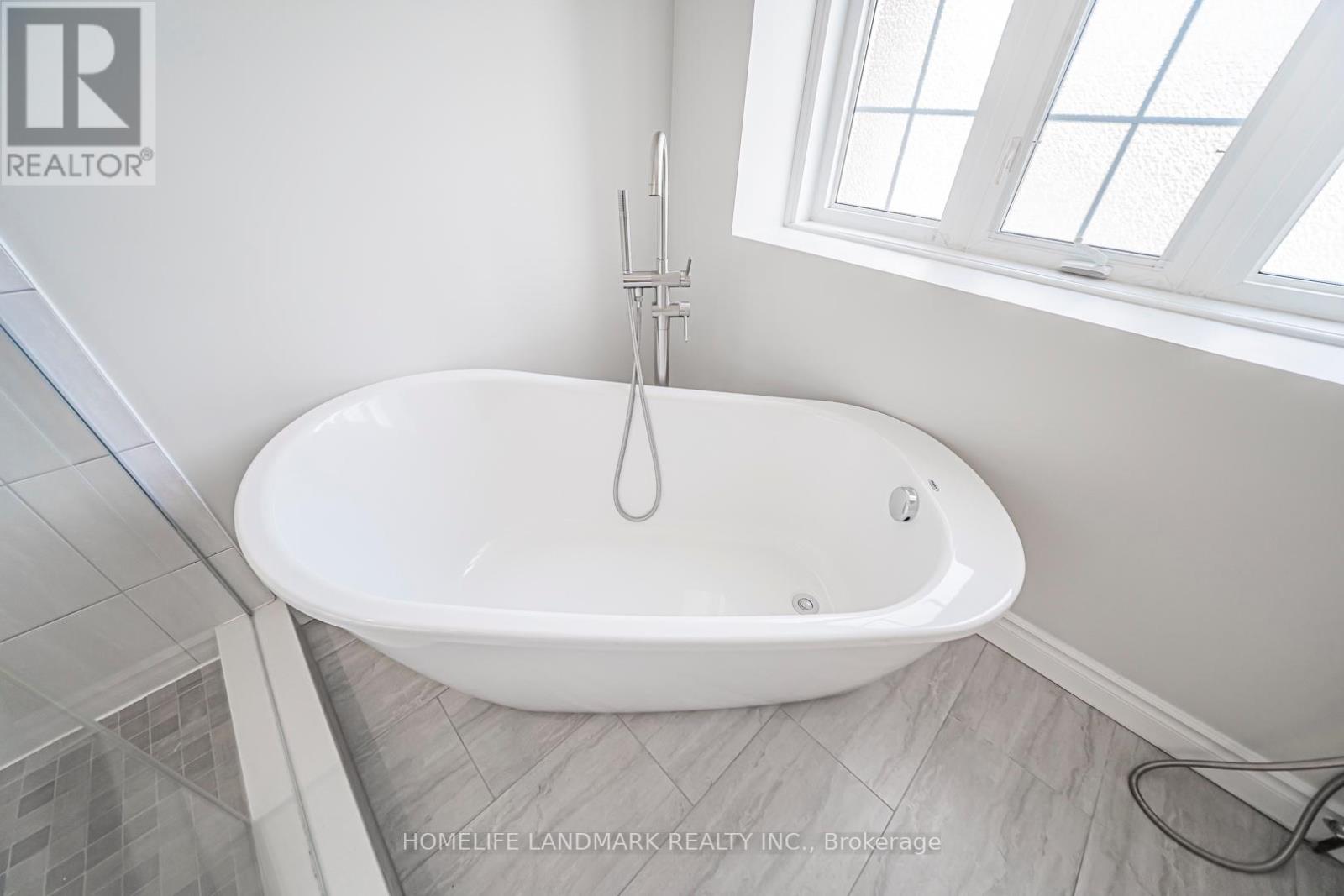 59 BLOOMGATE CRESCENT - 26