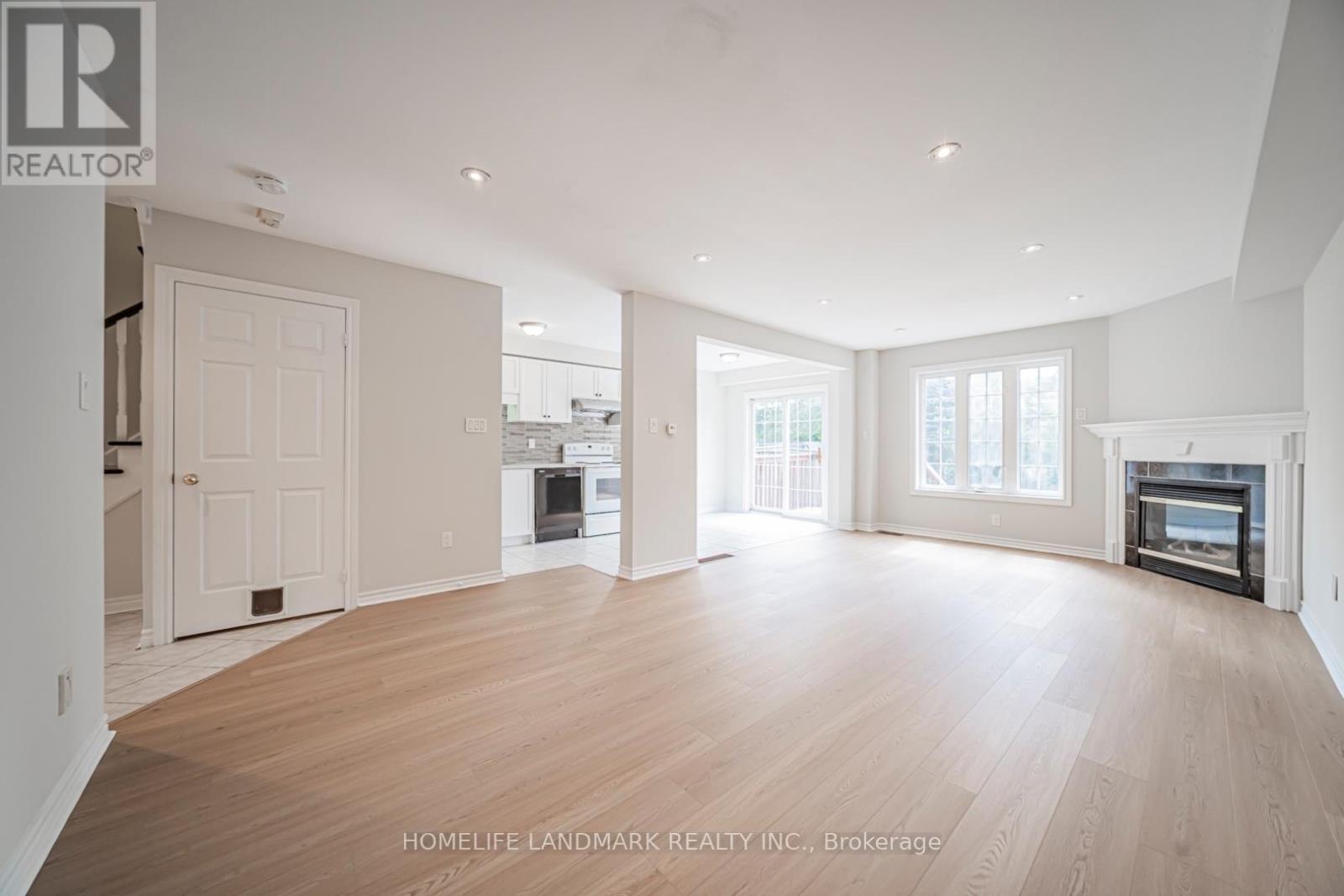 59 BLOOMGATE CRESCENT - 8