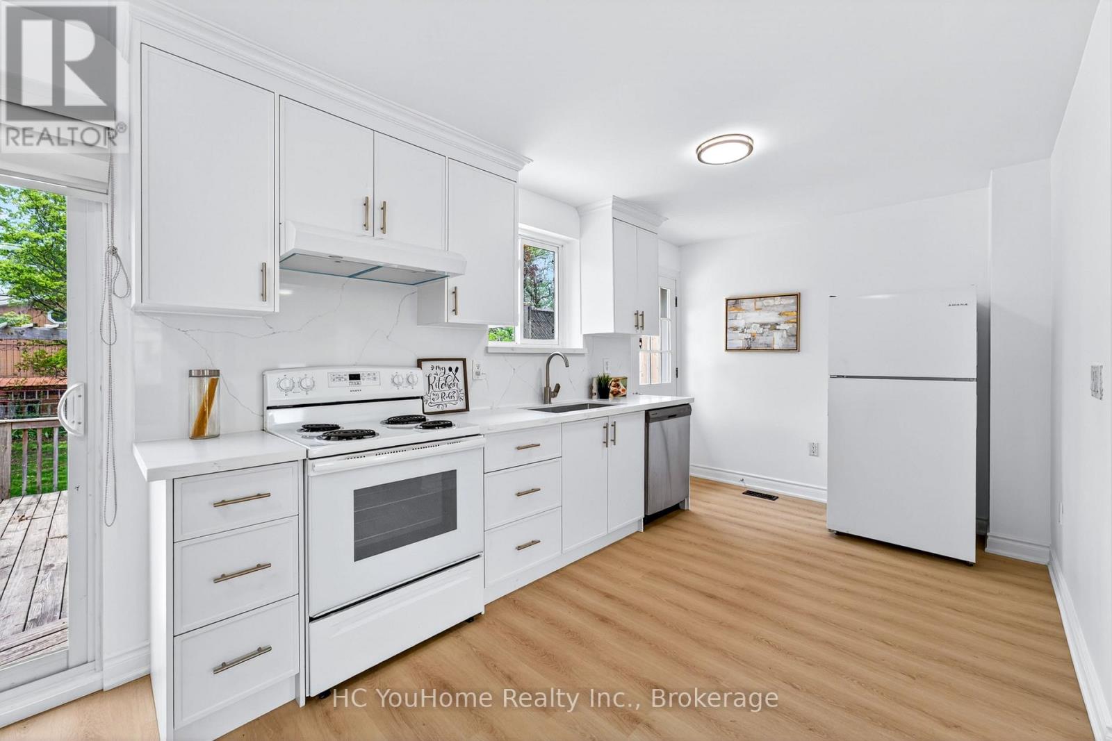 230 EAST STREET - 14