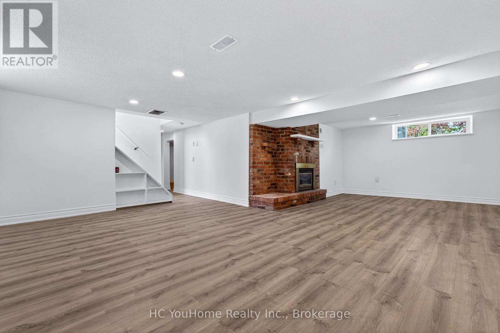 230 EAST STREET - 23