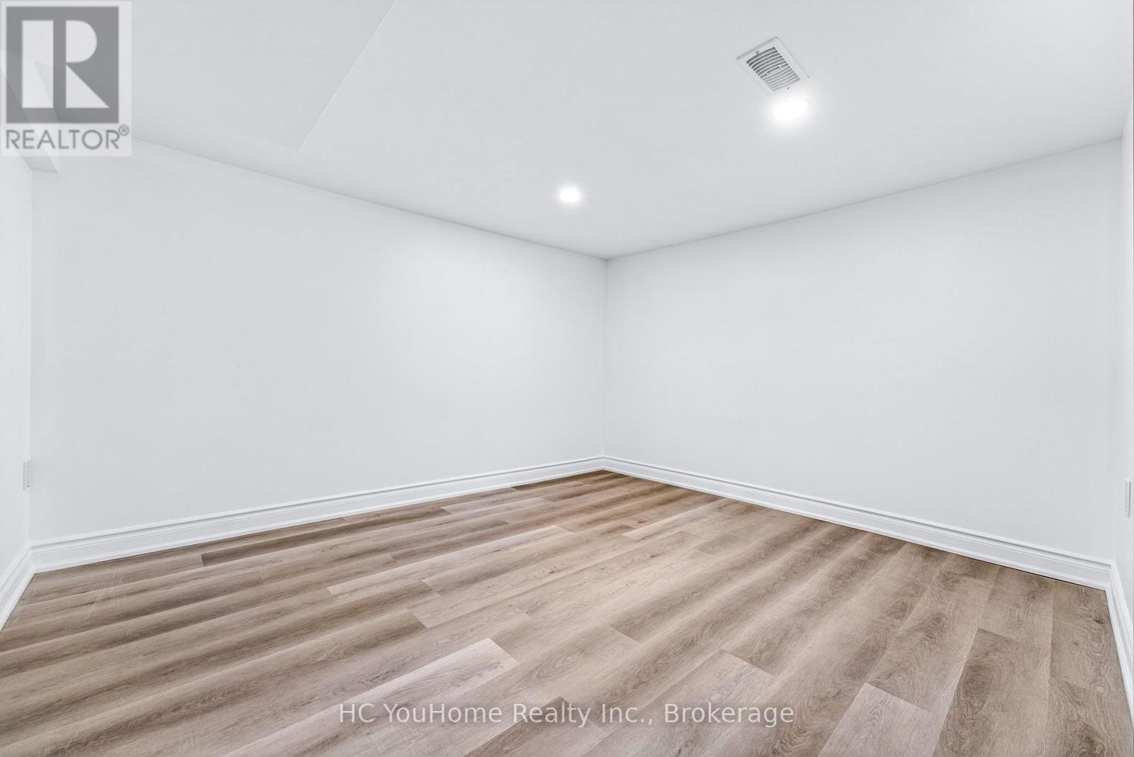 230 EAST STREET - 28