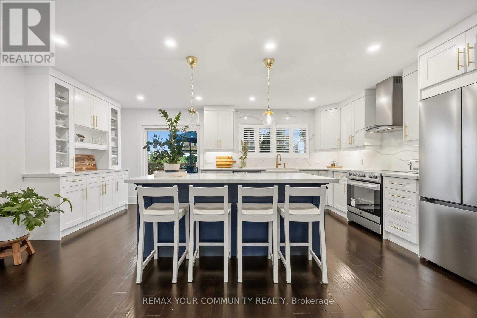 614 RUPERT AVENUE - 18