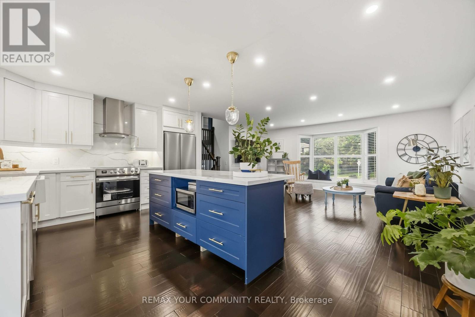 614 RUPERT AVENUE - 21
