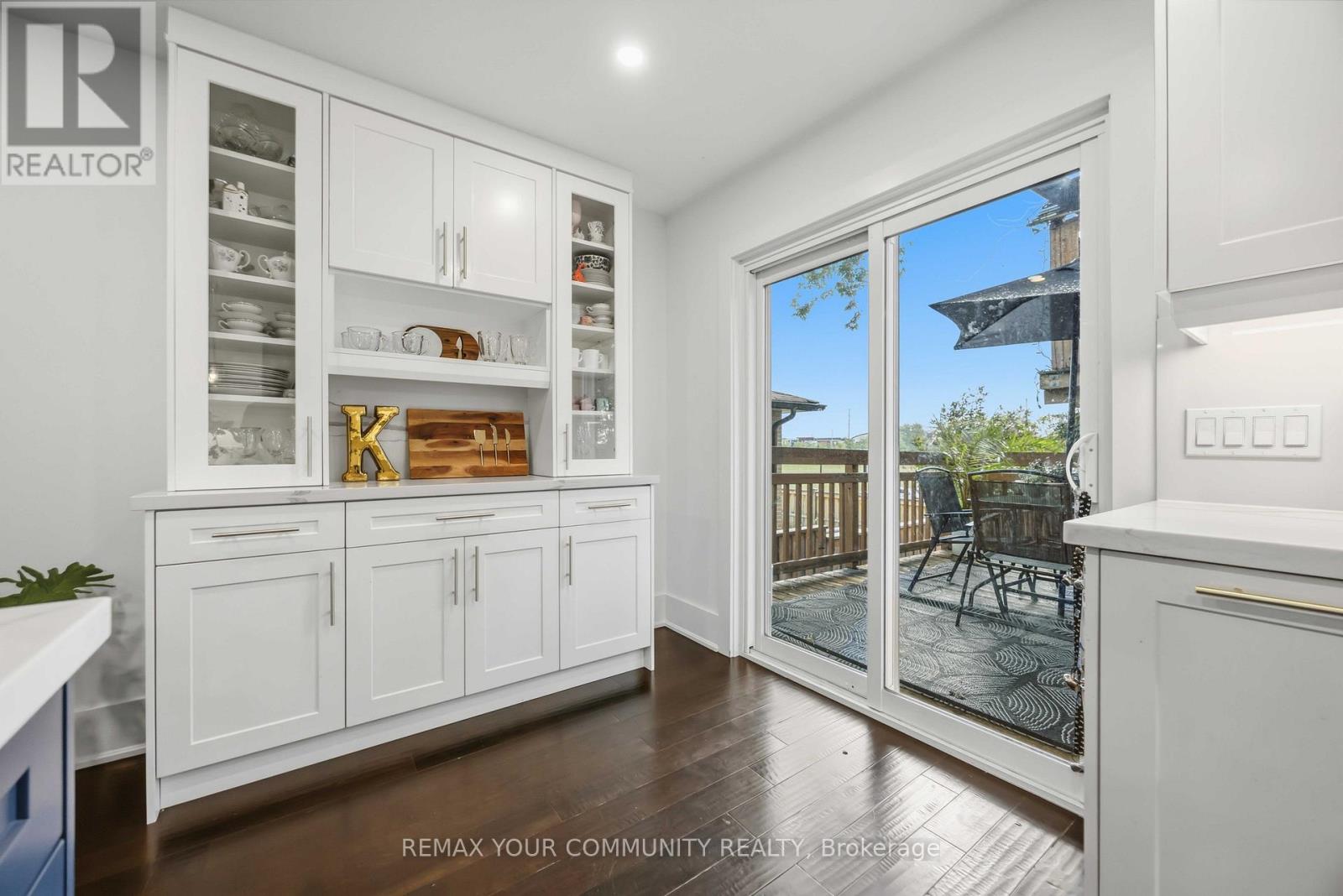 614 RUPERT AVENUE - 22