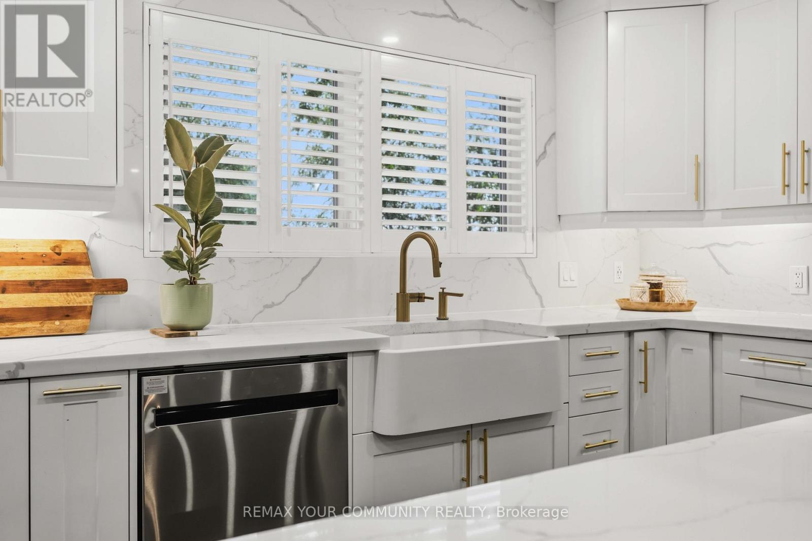 614 RUPERT AVENUE - 29