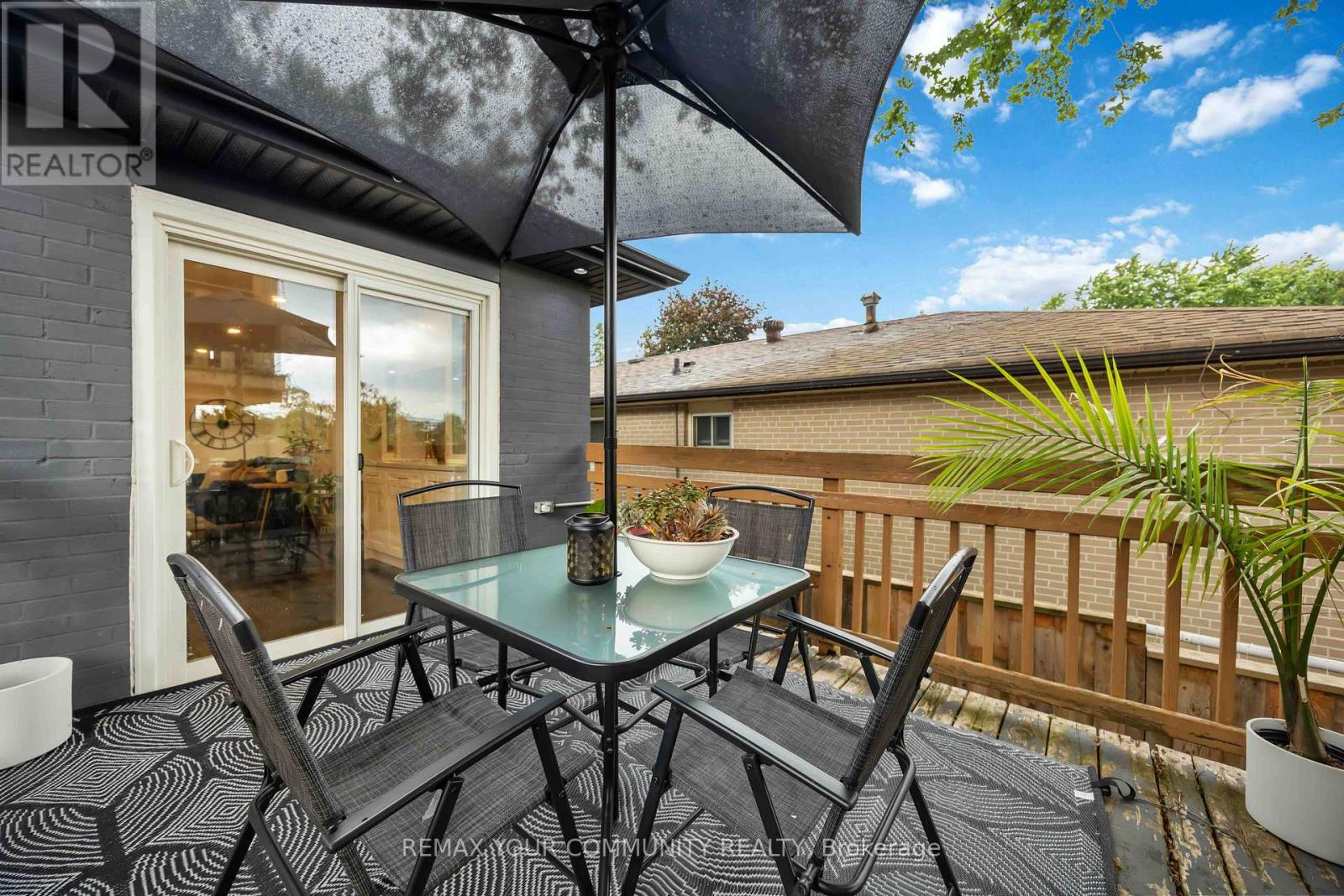 614 RUPERT AVENUE - 34
