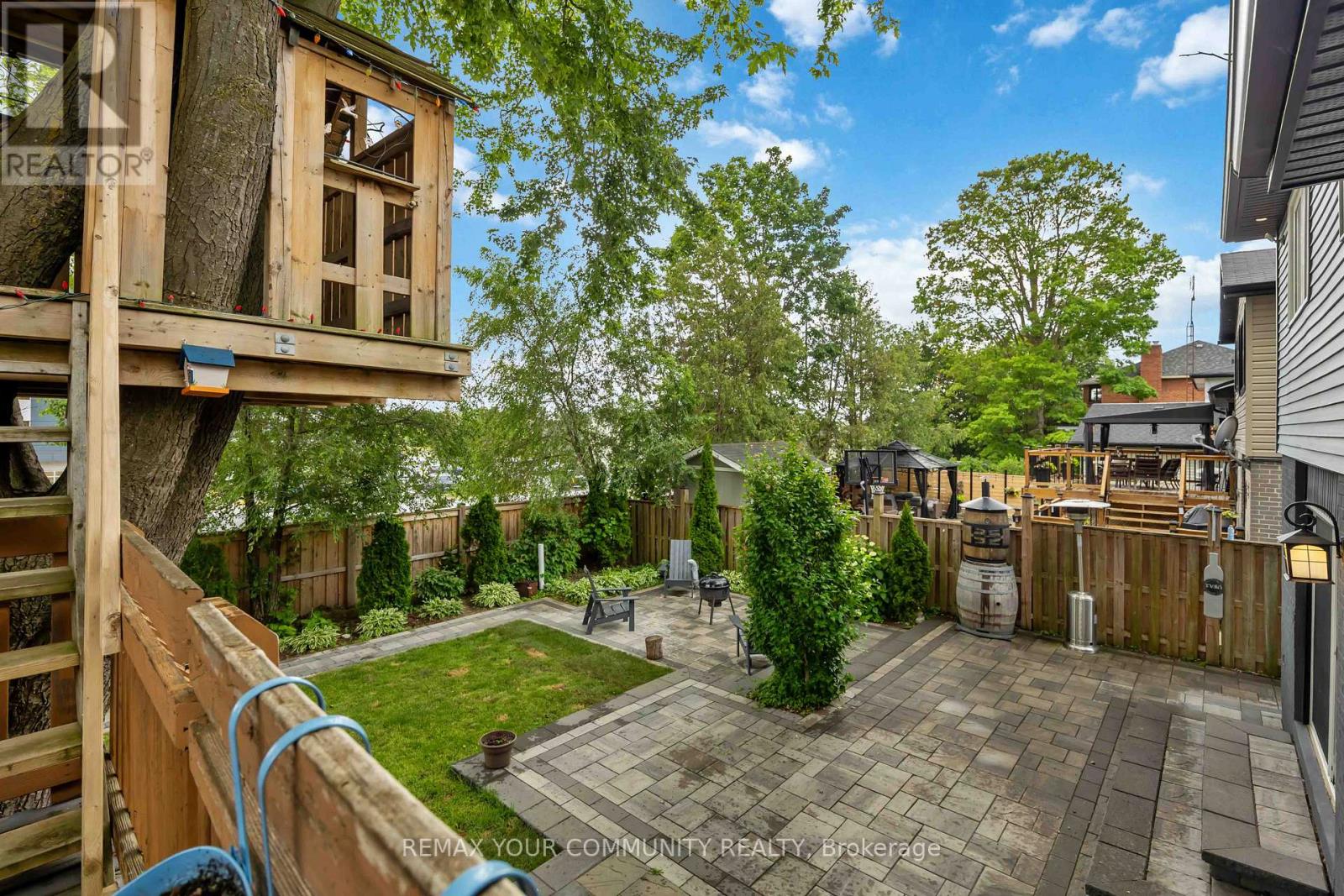 614 RUPERT AVENUE - 35