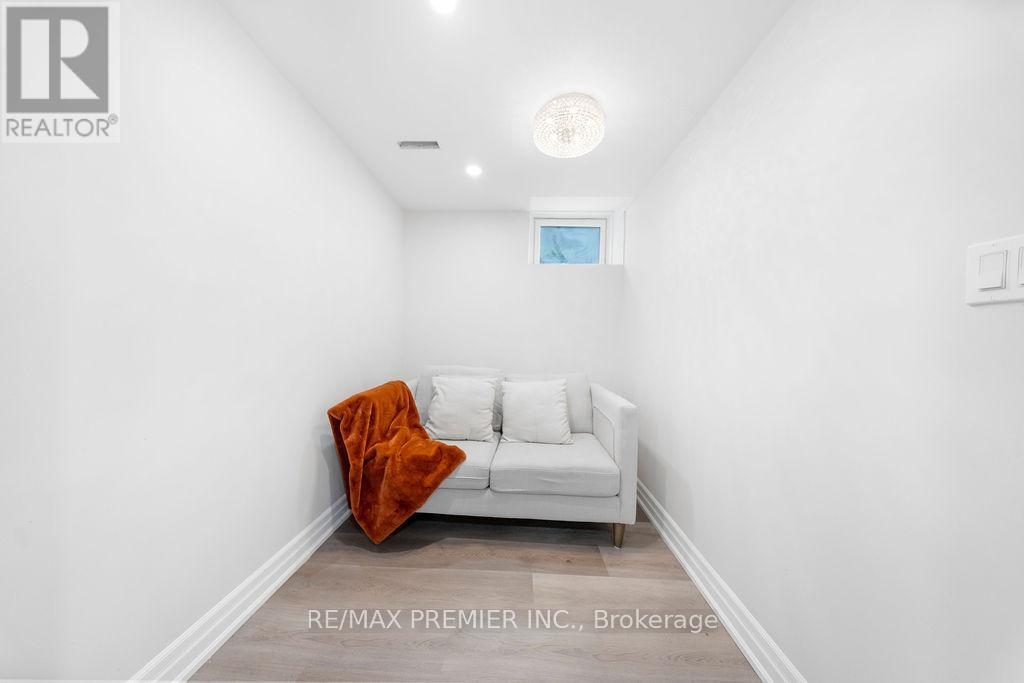 1248 MARY-LOU STREET - 42