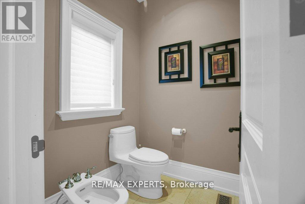 188 KING HIGH DRIVE - 21