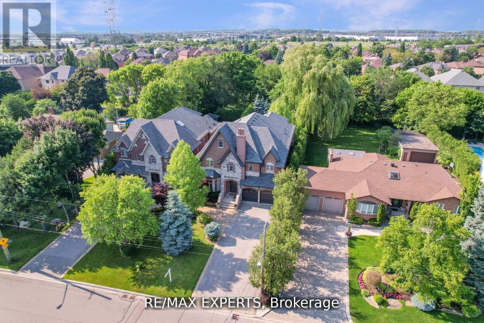 188 KING HIGH DRIVE - 4