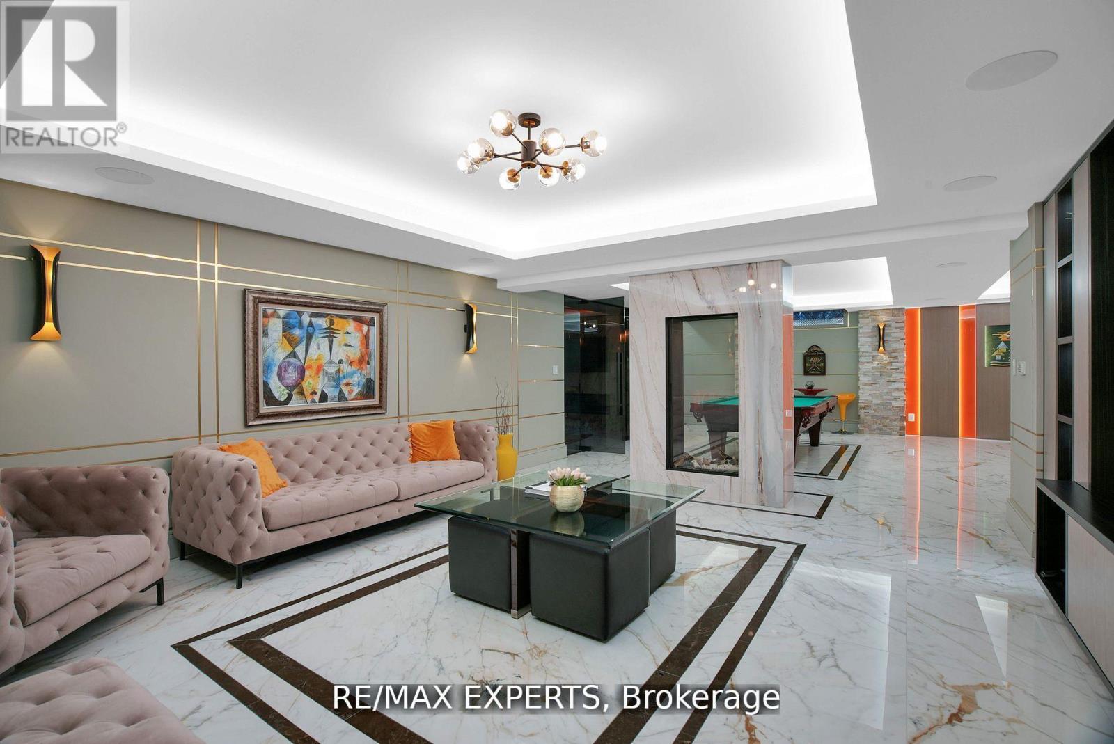 188 KING HIGH DRIVE - 43