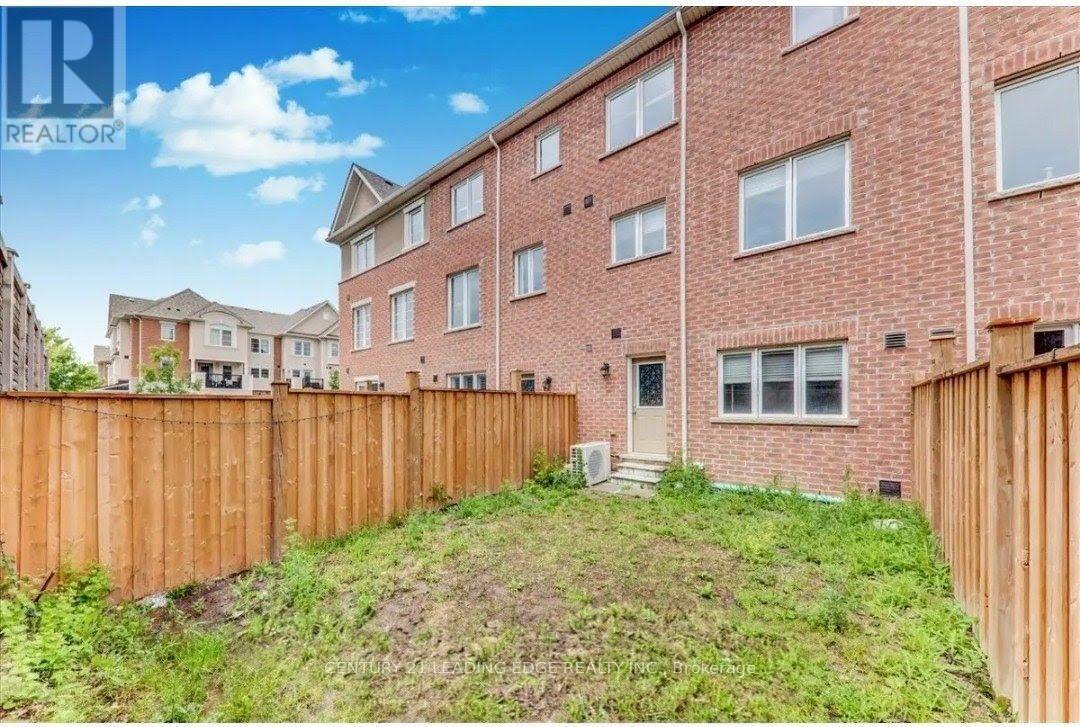 5 FUSILIER DRIVE - 15
