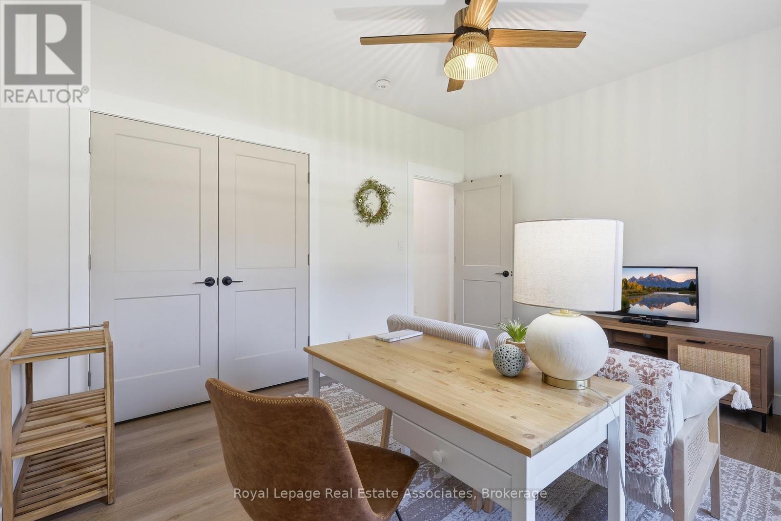 18 TAMARAC ROAD - 24