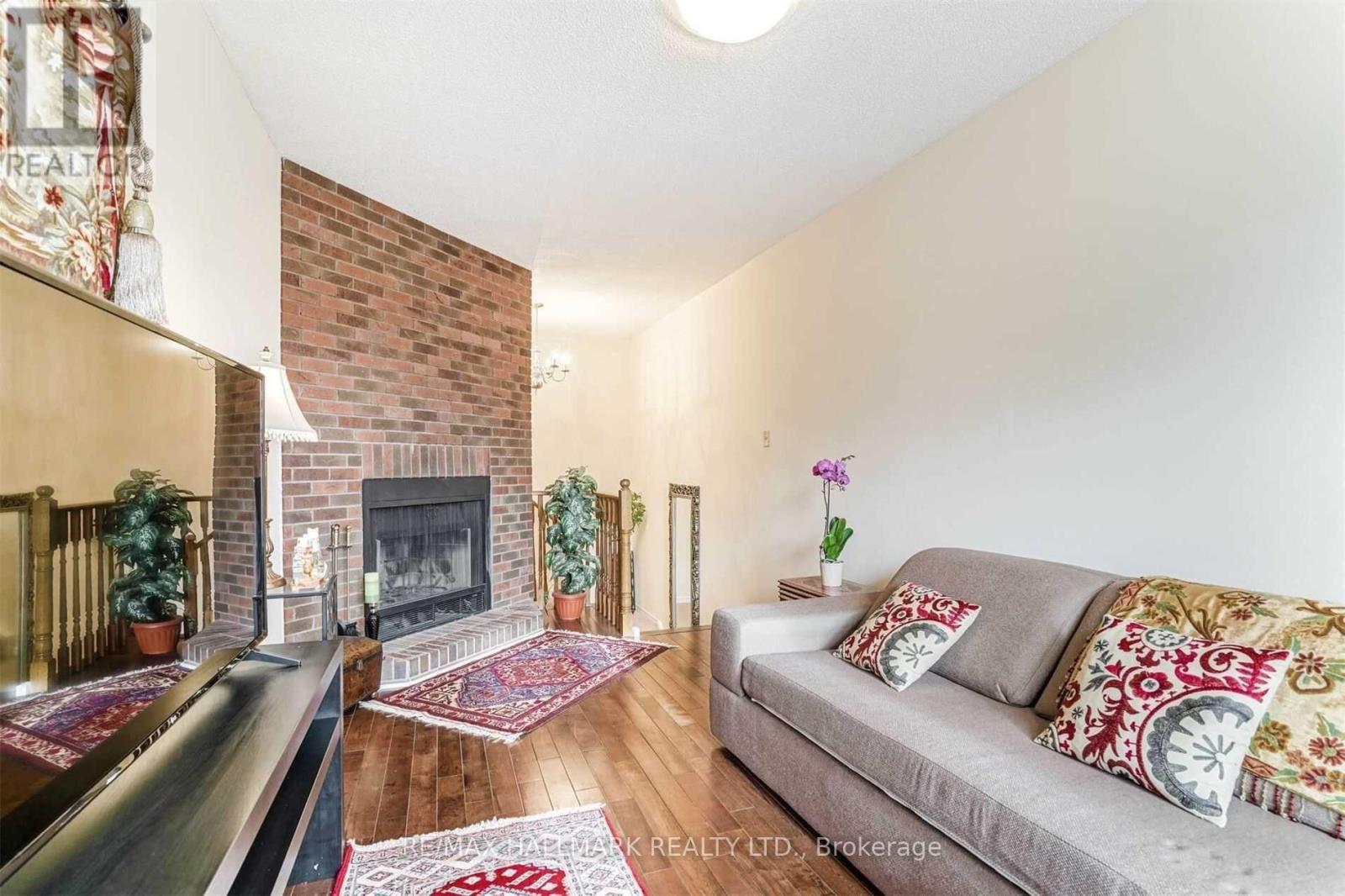 #17 2006 GLENADA CRESCENT - 12