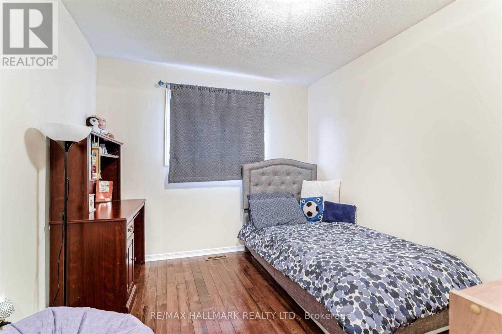 #17 2006 GLENADA CRESCENT - 16