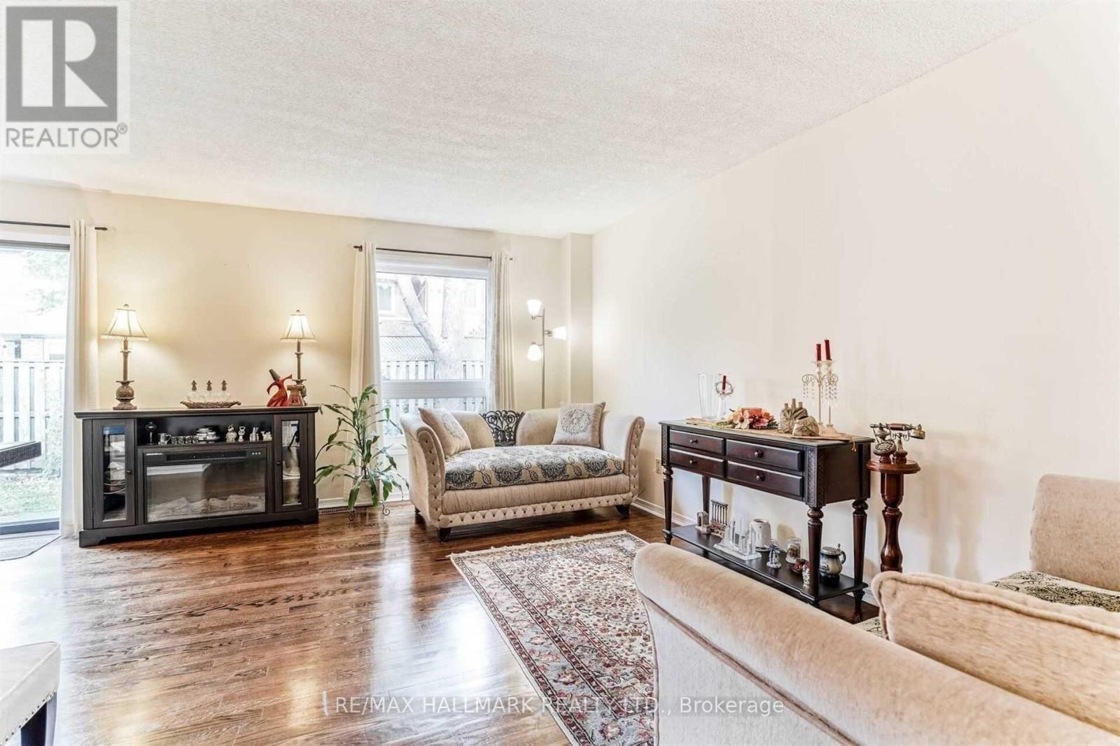#17 2006 GLENADA CRESCENT - 3