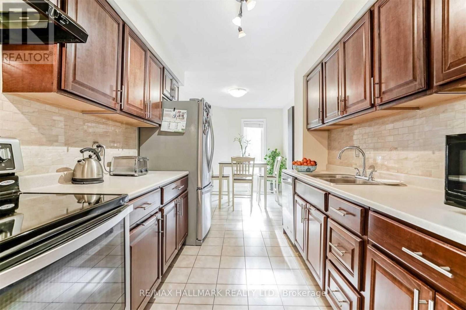 #17 2006 GLENADA CRESCENT - 6