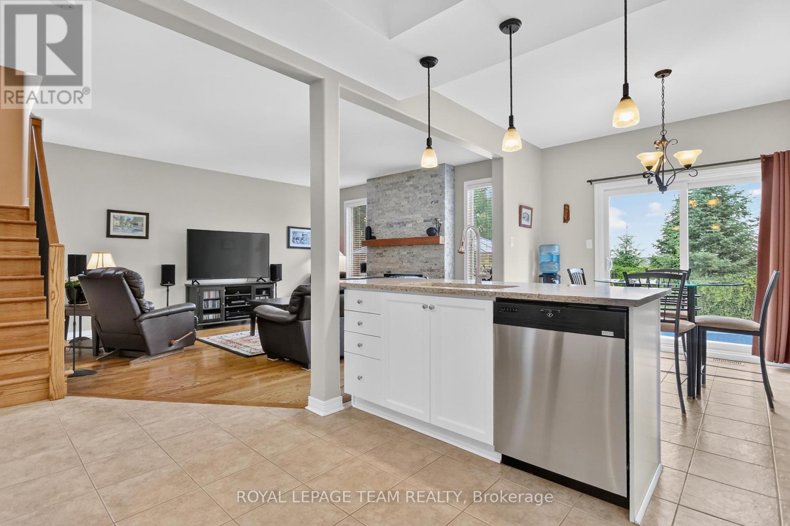 6293 OTTAWA STREET W - 12