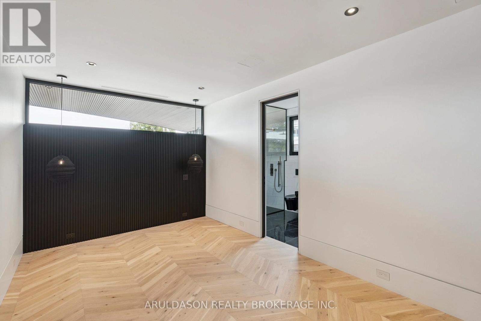 1135 BALFOUR STREET - 18