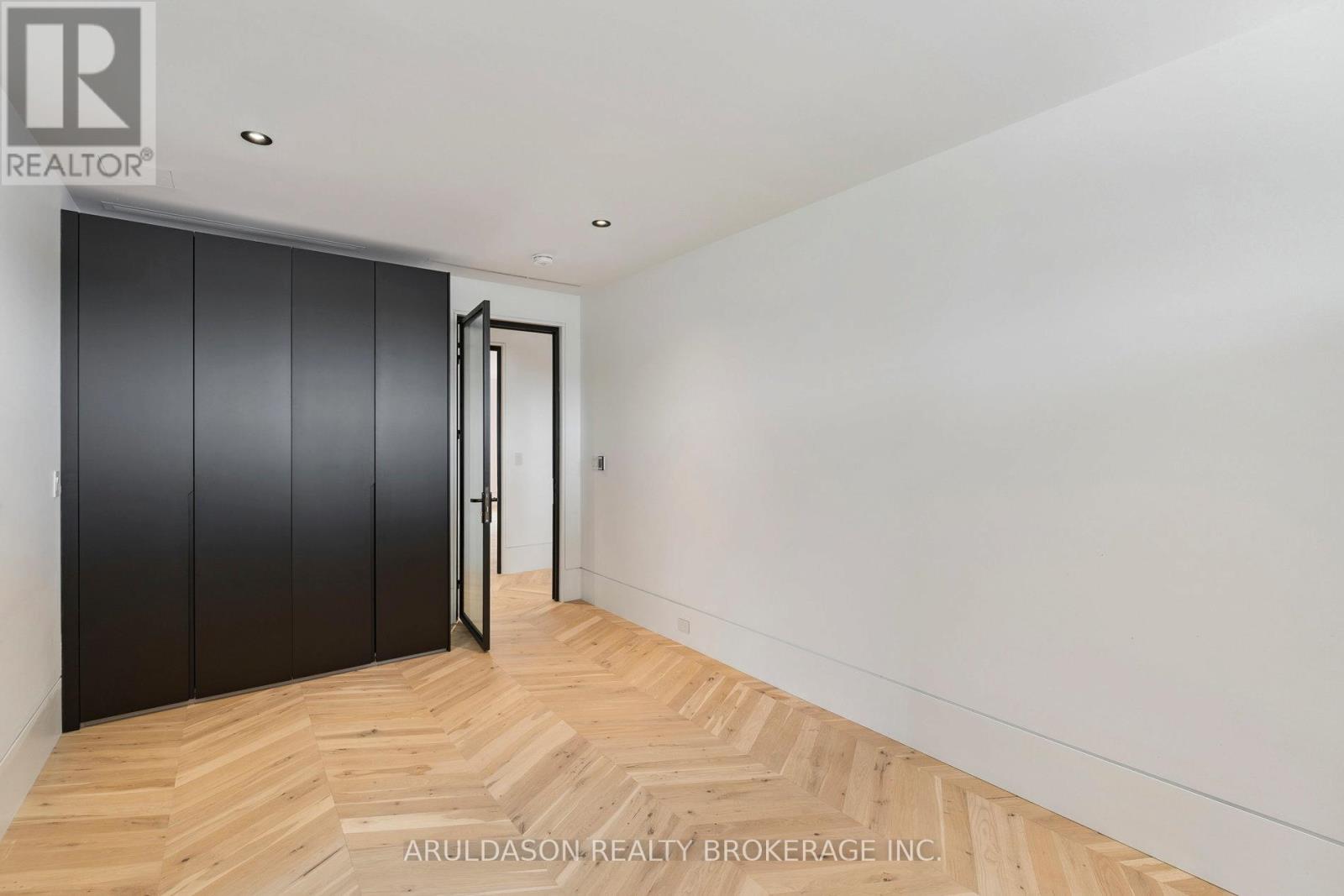 1135 BALFOUR STREET - 20
