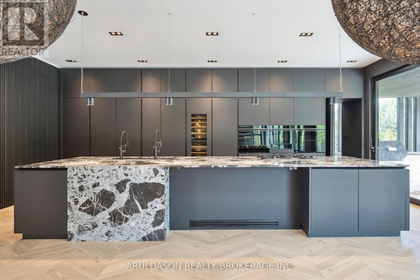 1135 BALFOUR STREET - 4