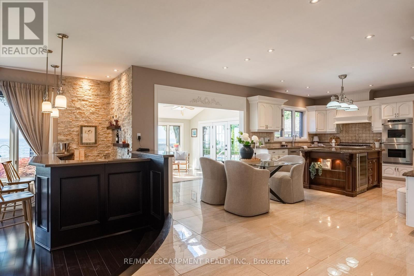 17 LOCHSIDE DRIVE - 21