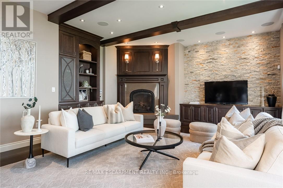 17 LOCHSIDE DRIVE - 23