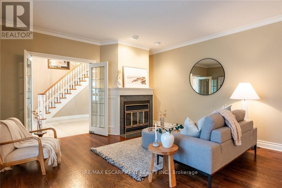 17 LOCHSIDE DRIVE - 33