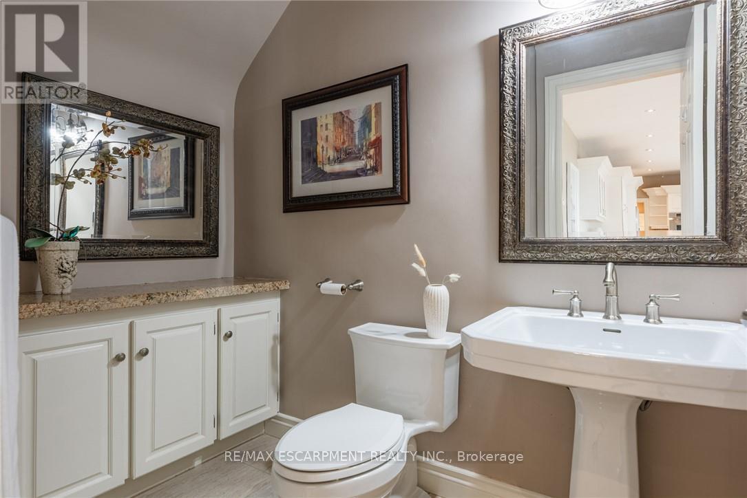 17 LOCHSIDE DRIVE - 34
