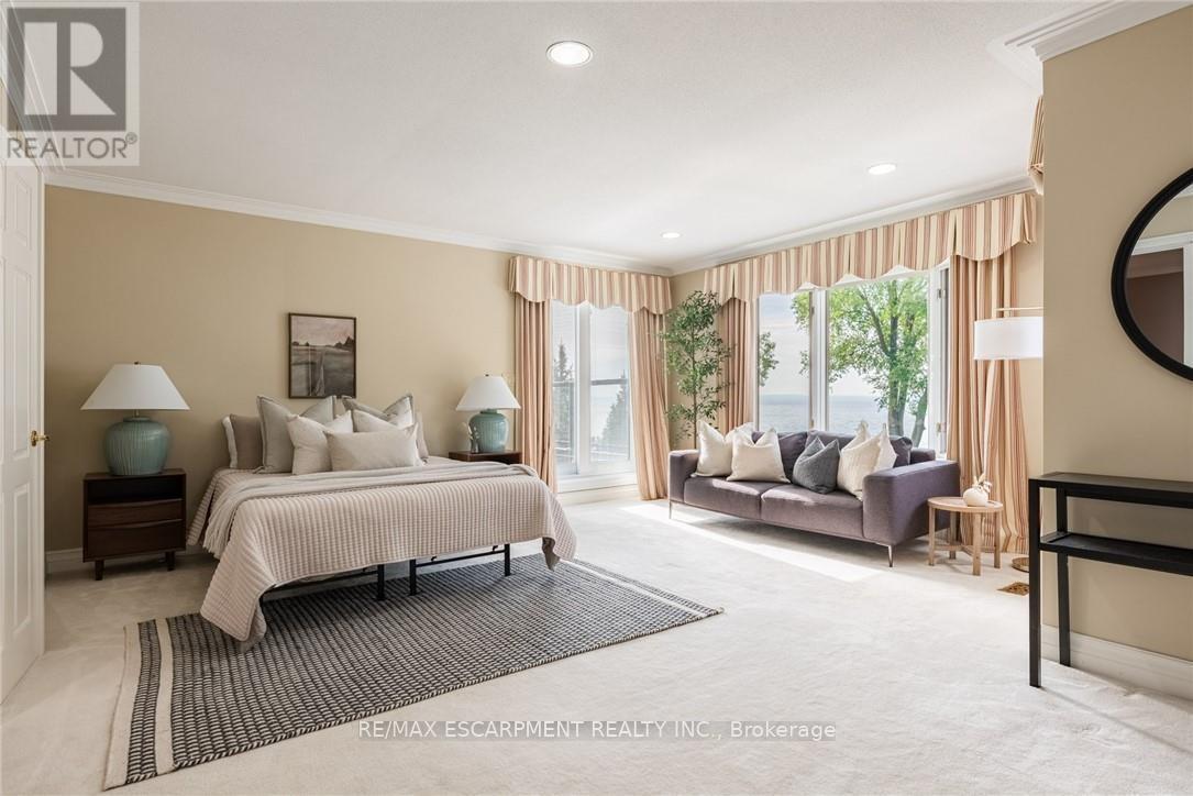 17 LOCHSIDE DRIVE - 37