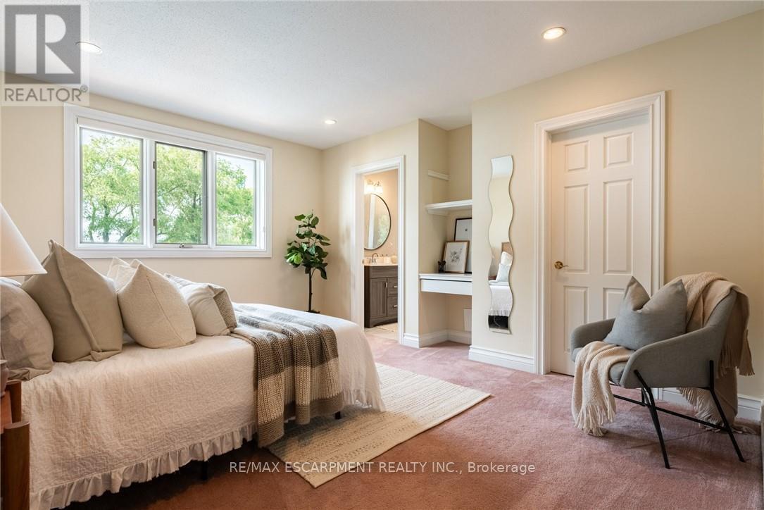 17 LOCHSIDE DRIVE - 43