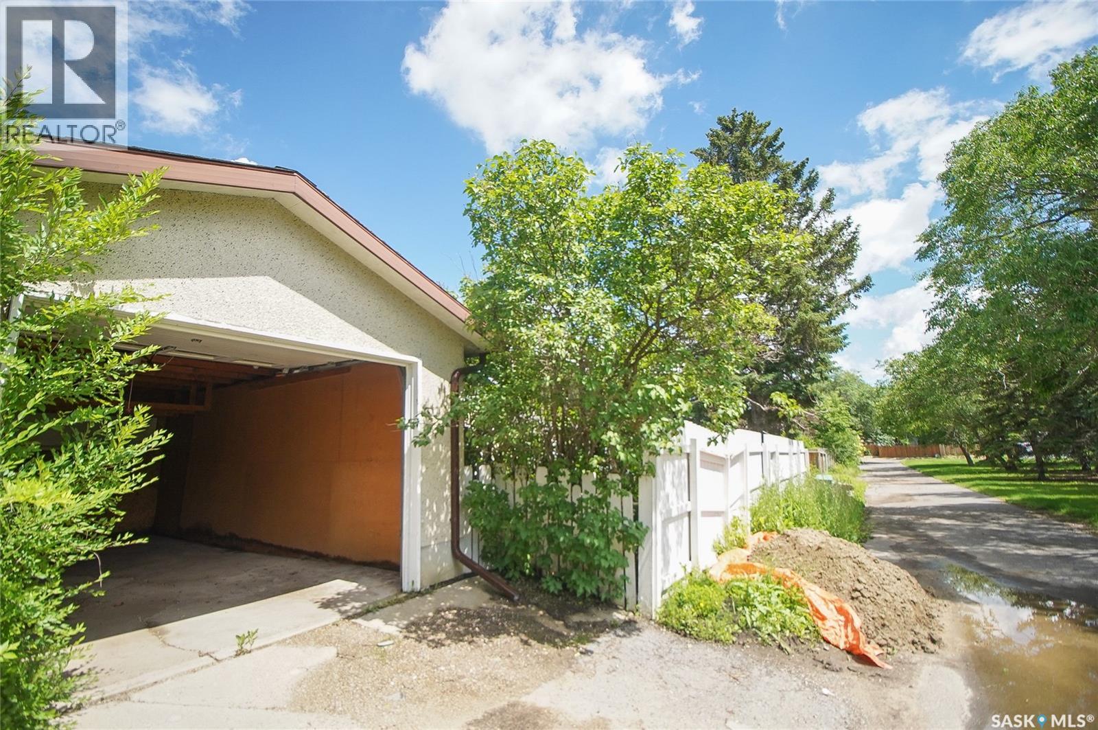 61 Bannister AVENUE — photo 38