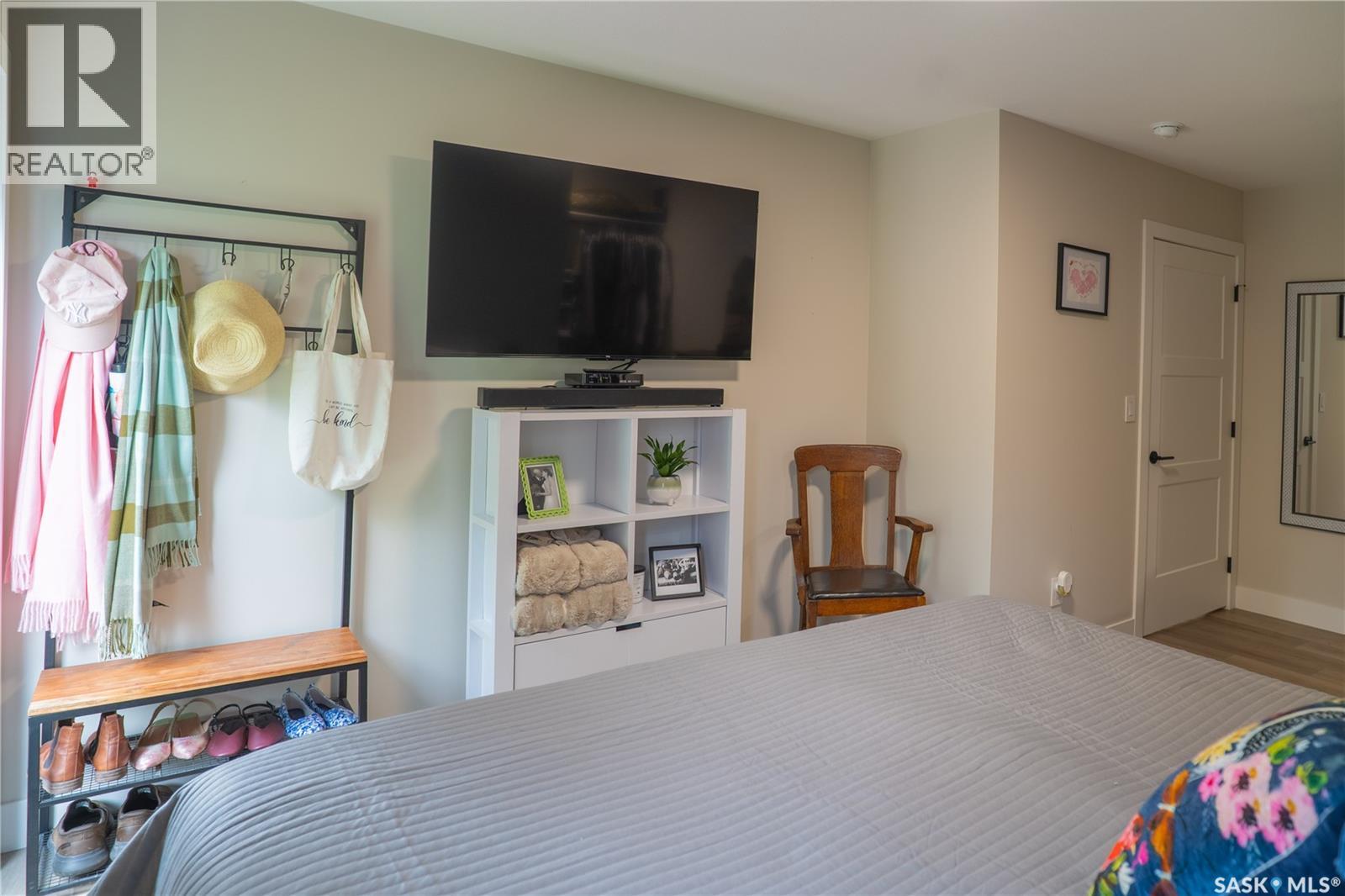 4052 Taylor STREET E — photo 31