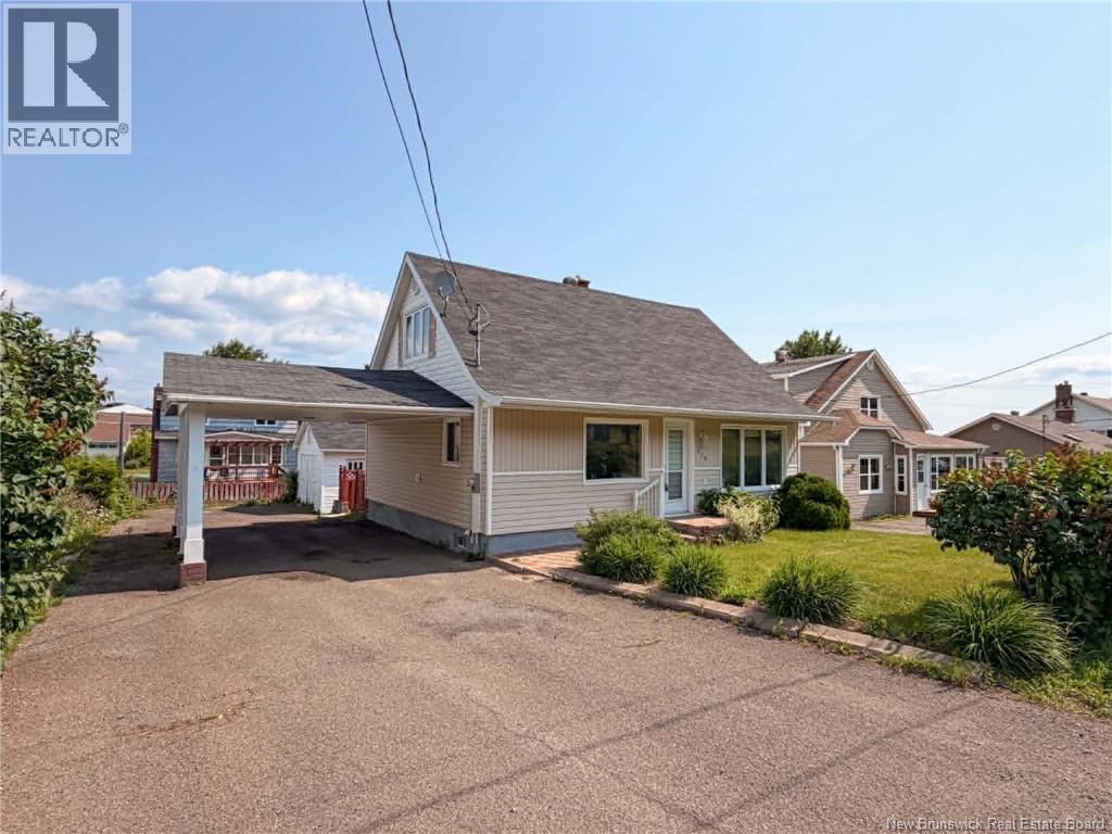 319 Goderich Street - 1