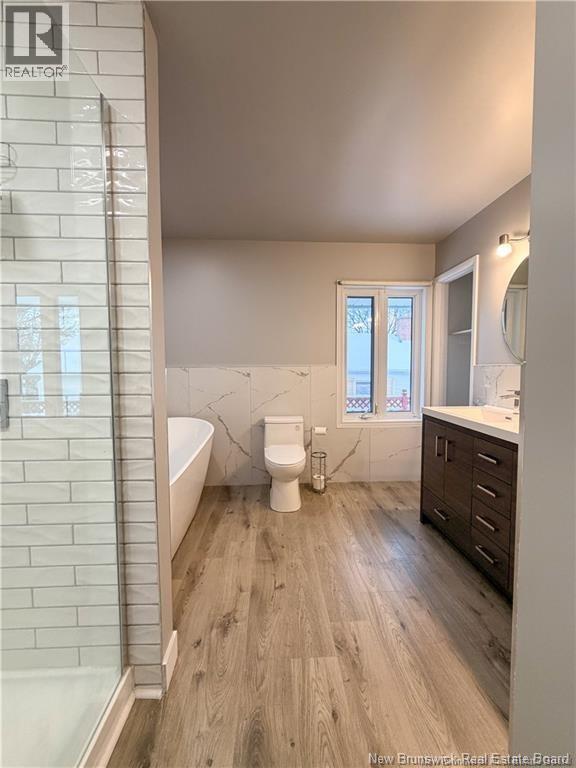 319 Goderich Street - 12