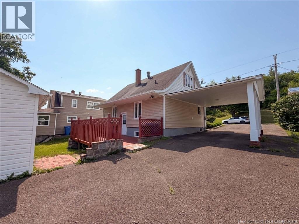 319 Goderich Street - 4