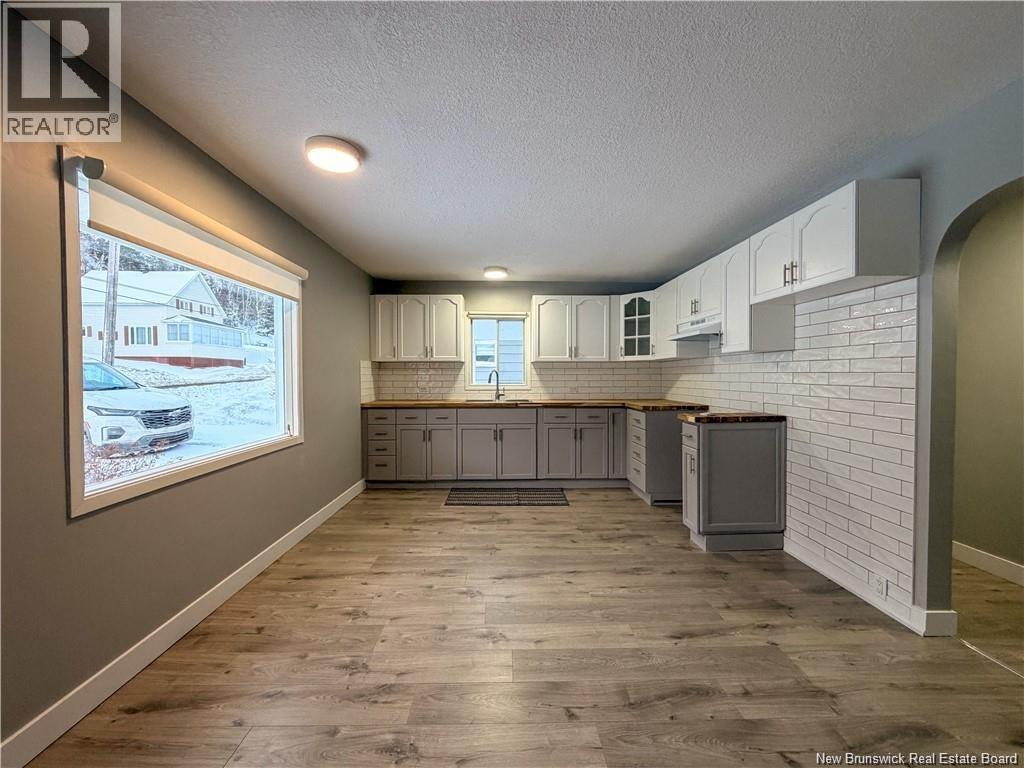 319 Goderich Street - 5