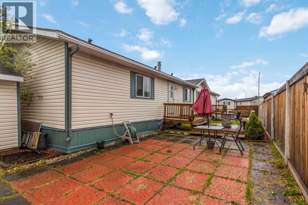 269 MCKINLAY Crescent - 5