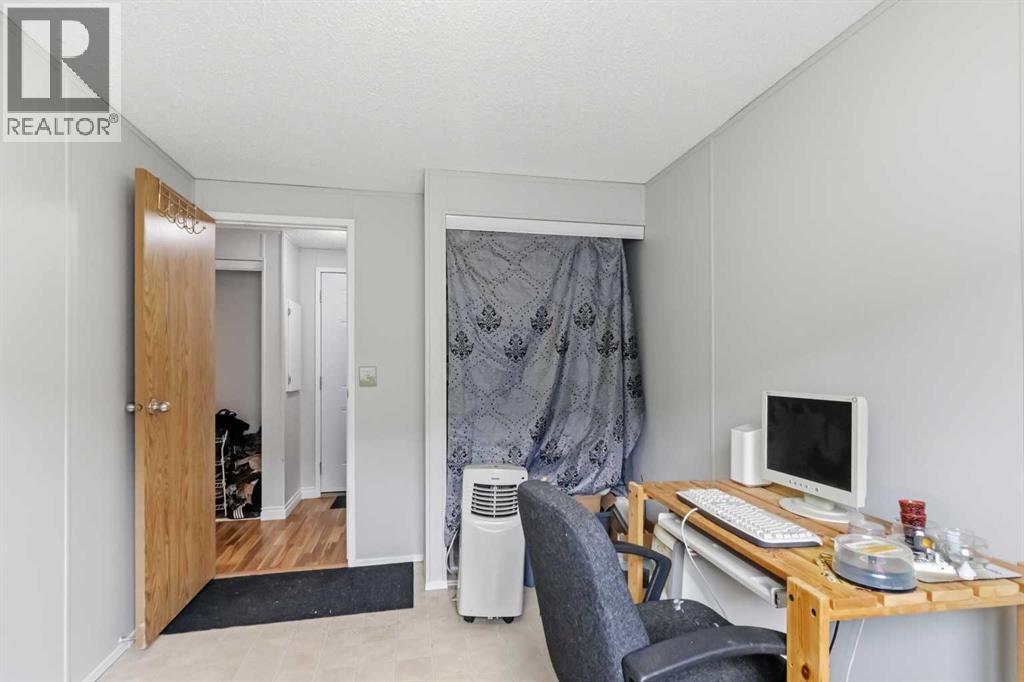 269 MCKINLAY Crescent - 23